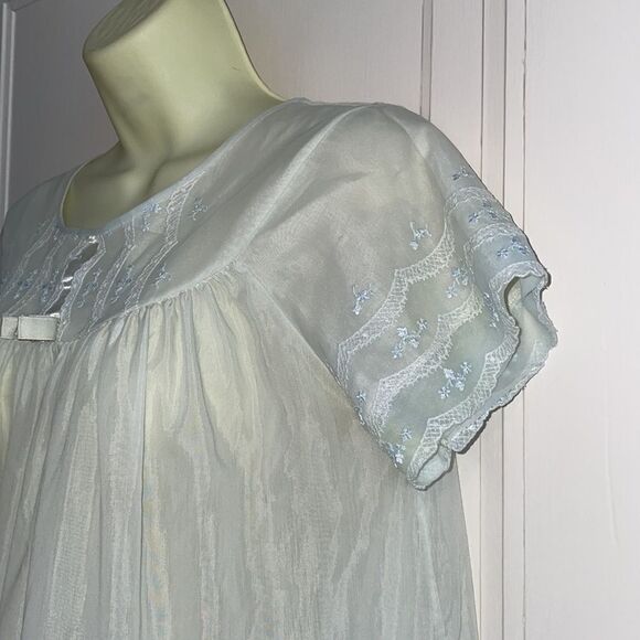 Vtg 60s Shadowline  light green cotton/polyester thin(almost sheer) gown & robe - Picture 4 of 11